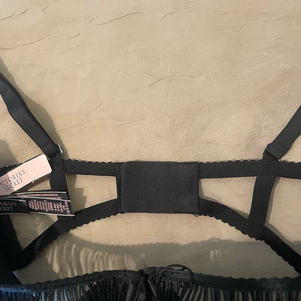 Victoria's Secret Black Fringe Bra - Picture 12 of 12